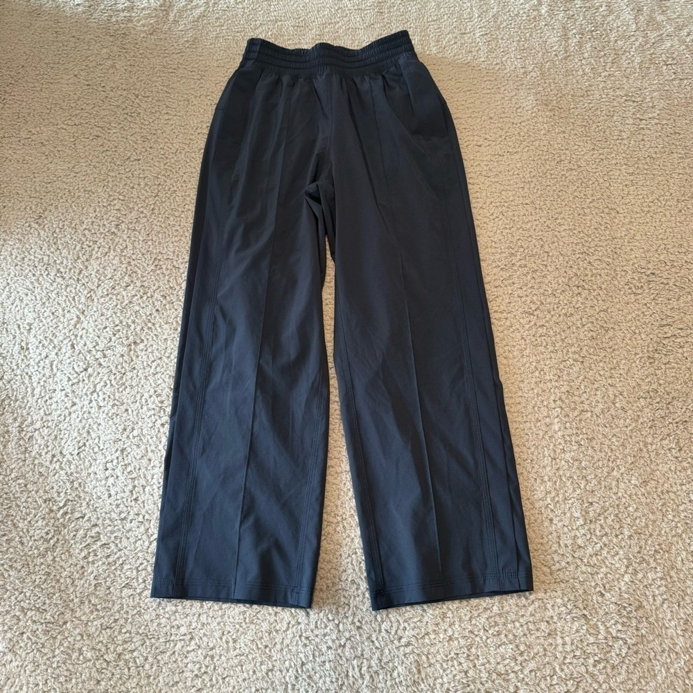 Lululemon Wanderer Athletic Cropped Pants True Navy Size 0